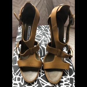 Manolo Blahnik Shoes | Manolo Blahnik Heels |